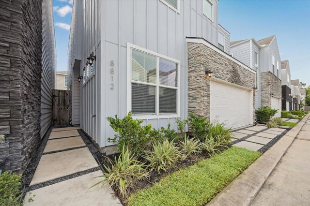 8812 Hollister Pine Court, Houston, TX 77080