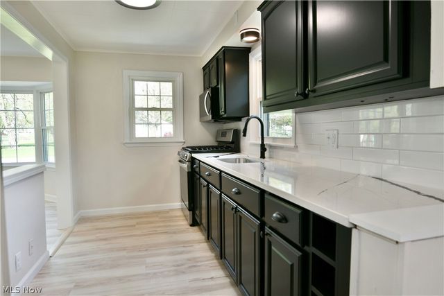 3384 Lakeside Drive, Mineral Ridge, OH 44440