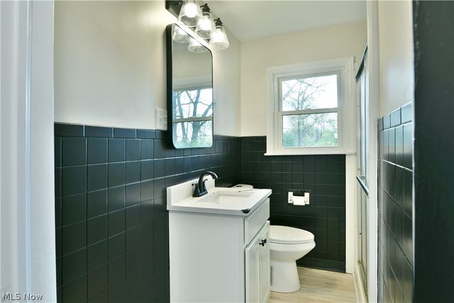 3384 Lakeside Drive, Mineral Ridge, OH 44440