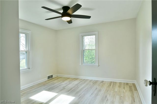 3384 Lakeside Drive, Mineral Ridge, OH 44440