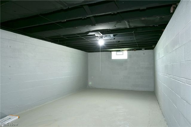 3384 Lakeside Drive, Mineral Ridge, OH 44440
