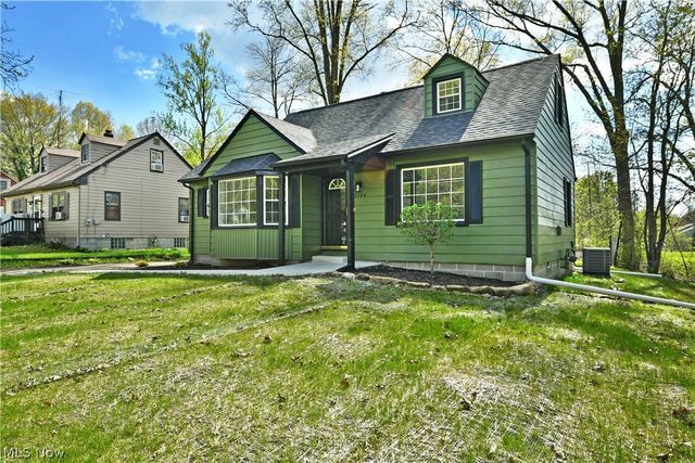 3384 Lakeside Drive, Mineral Ridge, OH 44440