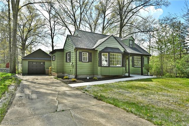 3384 Lakeside Drive, Mineral Ridge, OH 44440