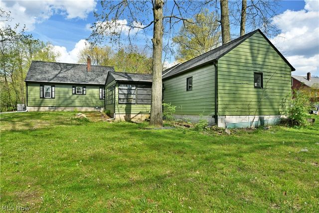 3384 Lakeside Drive, Mineral Ridge, OH 44440