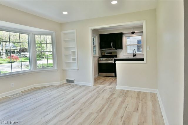 3384 Lakeside Drive, Mineral Ridge, OH 44440