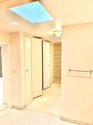 1720 Wildberry Drive B, Glenview, IL 60025