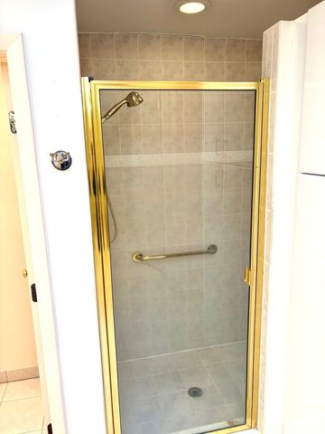 1720 Wildberry Drive B, Glenview, IL 60025