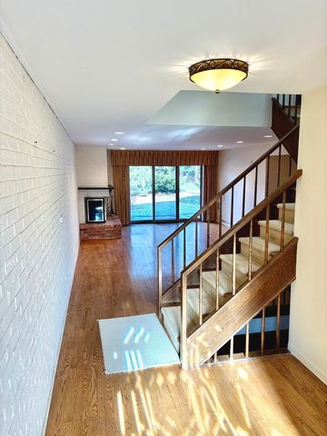 1720 Wildberry Drive B, Glenview, IL 60025