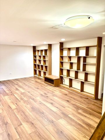 1720 Wildberry Drive B, Glenview, IL 60025