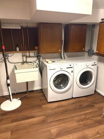 1720 Wildberry Drive B, Glenview, IL 60025