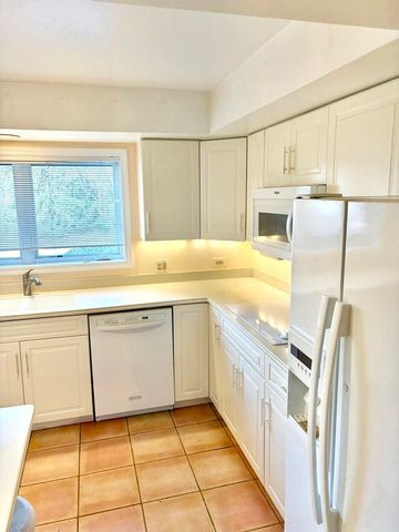 1720 Wildberry Drive B, Glenview, IL 60025