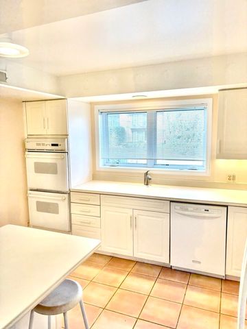 1720 Wildberry Drive B, Glenview, IL 60025