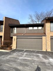1720 Wildberry Drive B, Glenview, IL 60025
