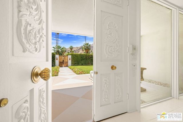 466 Camino Sur, Palm Springs, CA 92262