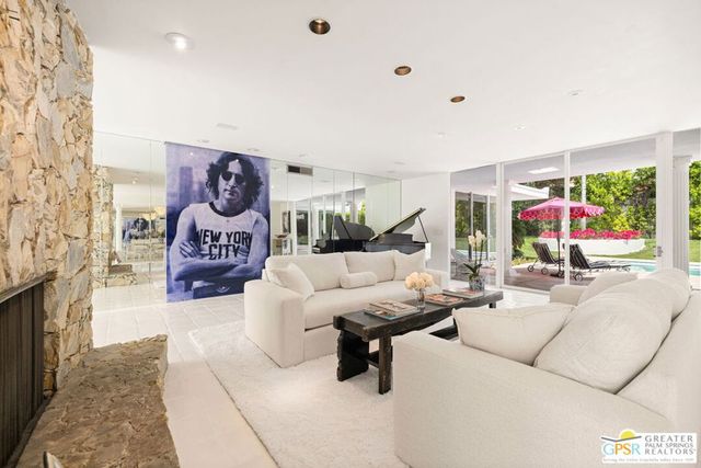 466 Camino Sur, Palm Springs, CA 92262