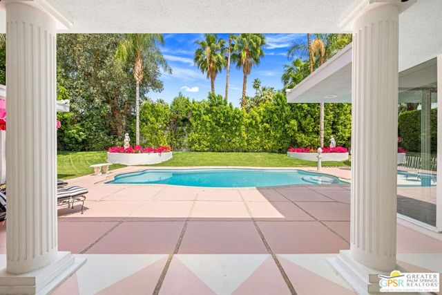 466 Camino Sur, Palm Springs, CA 92262