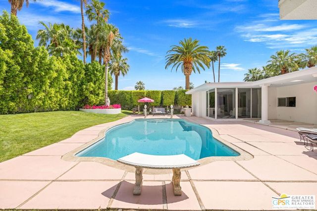 466 Camino Sur, Palm Springs, CA 92262