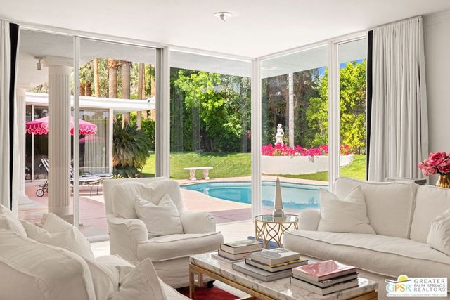 466 Camino Sur, Palm Springs, CA 92262