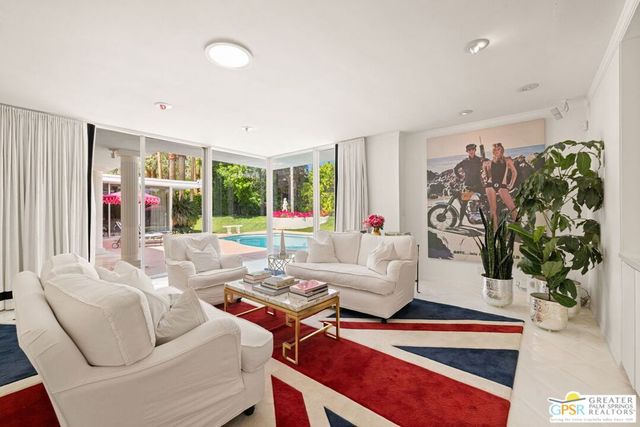 466 Camino Sur, Palm Springs, CA 92262