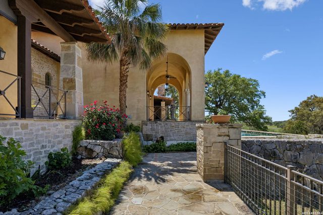 3011 Rustlers Trail, San Antonio, TX 78245