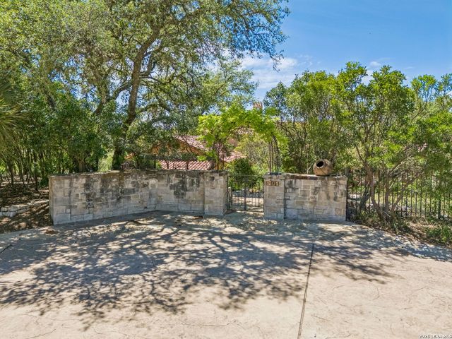 3011 Rustlers Trail, San Antonio, TX 78245