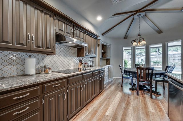 947 Rock Canyon Drive, Duncanville, TX 75137