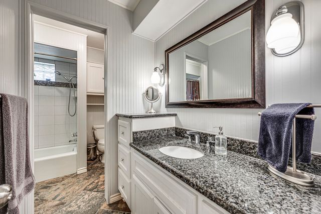 947 Rock Canyon Drive, Duncanville, TX 75137