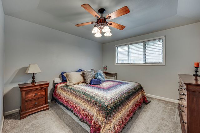 947 Rock Canyon Drive, Duncanville, TX 75137