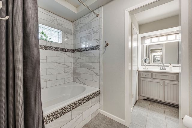 947 Rock Canyon Drive, Duncanville, TX 75137