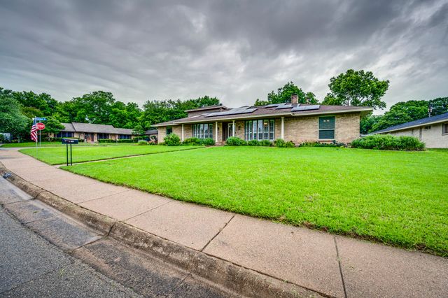 947 Rock Canyon Drive, Duncanville, TX 75137