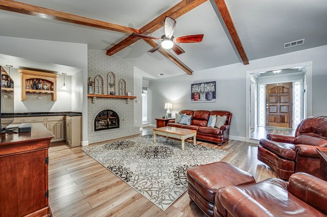 947 Rock Canyon Drive, Duncanville, TX 75137