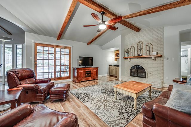 947 Rock Canyon Drive, Duncanville, TX 75137