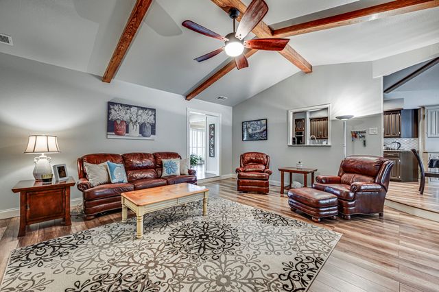 947 Rock Canyon Drive, Duncanville, TX 75137