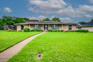 947 Rock Canyon Drive, Duncanville, TX 75137