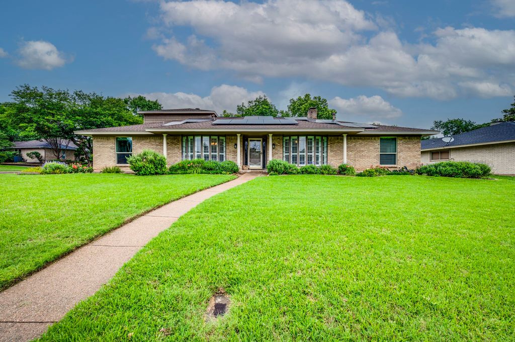 947 Rock Canyon Drive, Duncanville, TX 75137