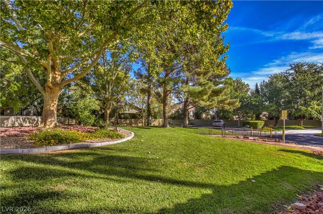 2033 Summer Spruce Place 101, Las Vegas, NV 89134