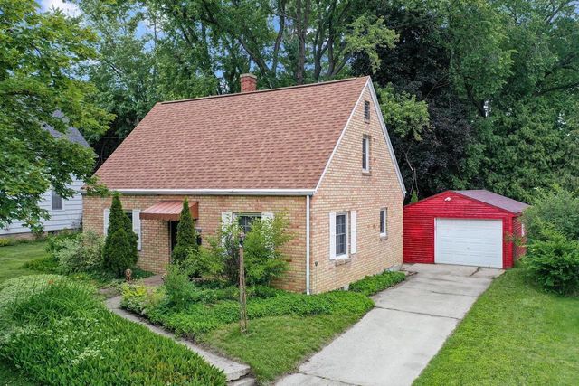 1604 DOUSMAN STREET, Green Bay, WI 54303