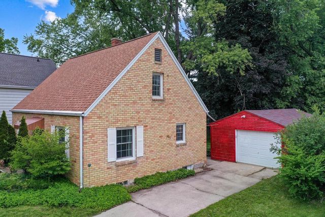 1604 DOUSMAN STREET, Green Bay, WI 54303