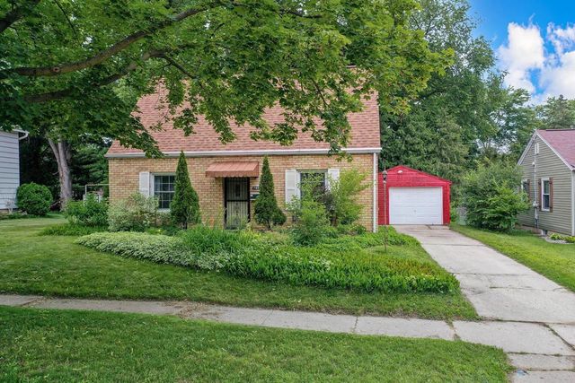 1604 DOUSMAN STREET, Green Bay, WI 54303