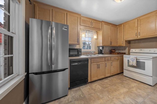 1604 DOUSMAN STREET, Green Bay, WI 54303