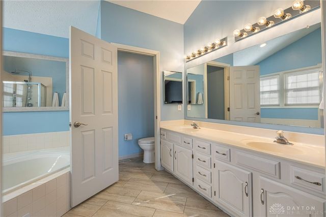 30 Berryhill Court, Springboro, OH 45066