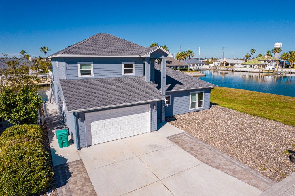 112 Dolphin Ct, Aransas Pass, TX 78336 — photo 2