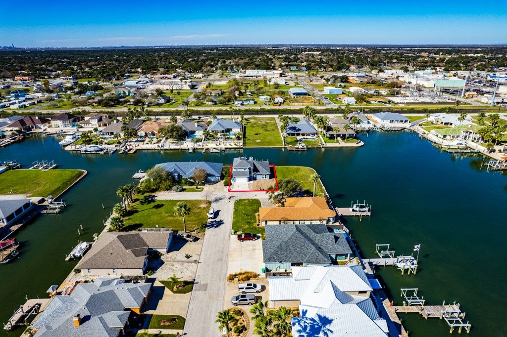 112 Dolphin Ct, Aransas Pass, TX 78336 — photo 5