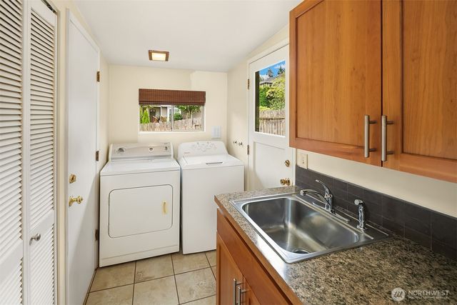 12657 NE 7th Street, Bellevue, WA 98005