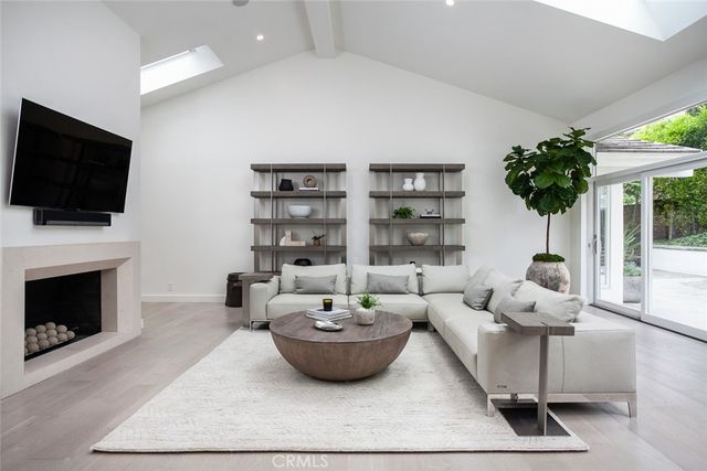 11 Greenbriar, Newport Beach, CA 92660