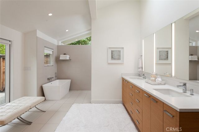 11 Greenbriar, Newport Beach, CA 92660
