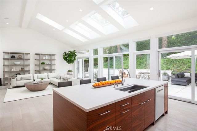 11 Greenbriar, Newport Beach, CA 92660