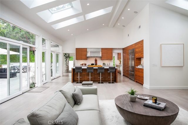 11 Greenbriar, Newport Beach, CA 92660