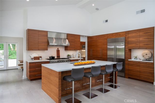 11 Greenbriar, Newport Beach, CA 92660