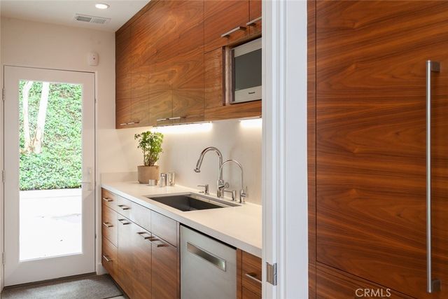 11 Greenbriar, Newport Beach, CA 92660